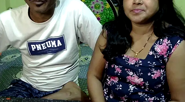 Snapshot of Couple_For_You18 chatting on 12-25-24, 05:05 Couple For You18 online show from 12-25-24, 05:05