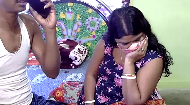 Snapshot of Couple_For_You18 chatting on 12-30-24, 06:42 Couple For You18 online show from 12-30-24, 06:42