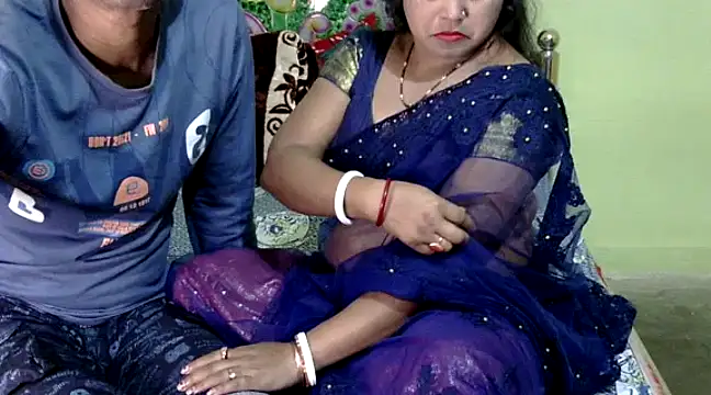 Snapshot of Couple_For_You18 chatting on 01-07-25, 03:12 Couple For You18 online show from 01-07-25, 03:12