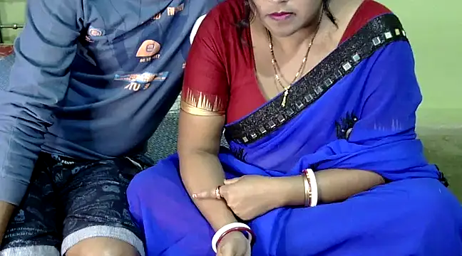 Snapshot of Couple_For_You18 chatting on 01-13-25, 11:08 Couple For You18 online show from 01-13-25, 11:08