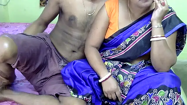 Snapshot of Couple_For_You18 chatting on 03-12-25, 02:20 Couple For You18 online show from 03-12-25, 02:20