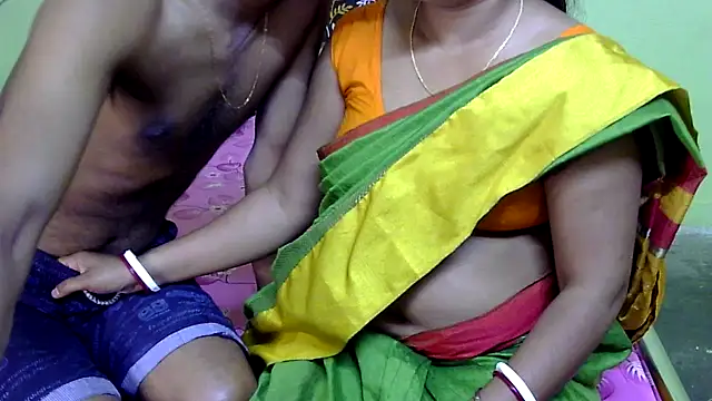 Snapshot of Couple_For_You18 chatting on 03-12-25, 05:07 Couple For You18 online show from 03-12-25, 05:07