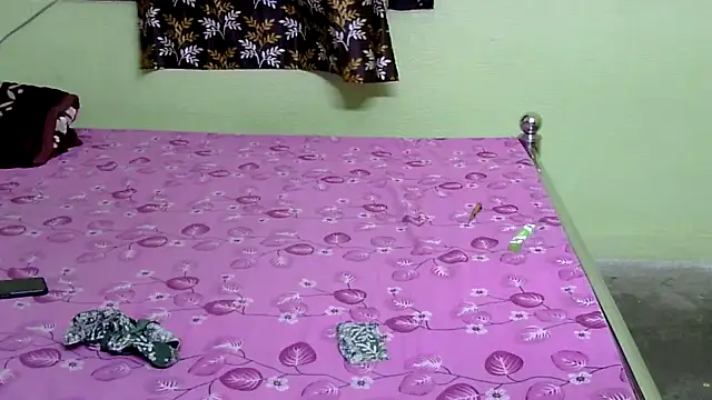 Snapshot of Couple_For_You18 chatting on 03-20-25, 05:25 Couple For You18 online show from 03-20-25, 05:25