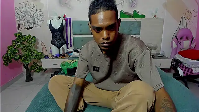 bigblackhotx1 online show from 02-05-26, 01:05