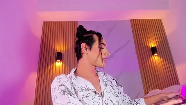 Snapshot of miss_Ari chatting on 03-18-25, 11:42 miss Ari online show from 03-18-25, 11:42