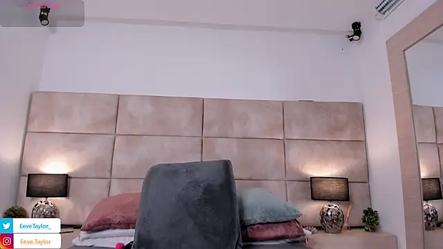 Eevee Taylor online show from 05-30-26, 03:36