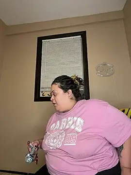 Snapshot of tillymarie34 chatting on 07-22-26, 04:04 tillymarie34 online show from 07-22-26, 04:04