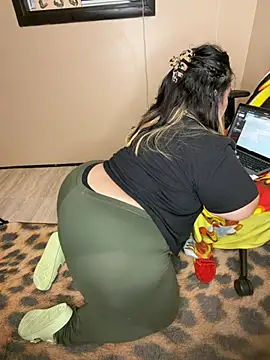 Snapshot of tillymarie34 chatting on 07-24-26, 03:59 tillymarie34 online show from 07-24-26, 03:59