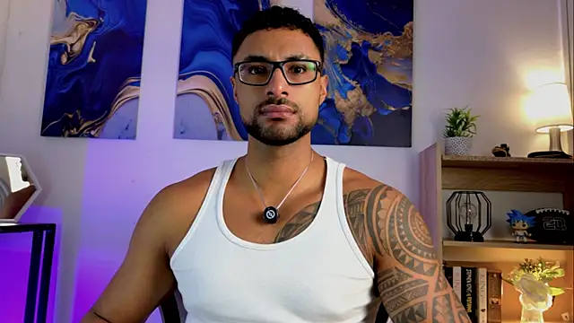 Snapshot of LiamGarcia1 chatting on 07-08-26, 02:32 LiamGarcia1 online show from 07-08-26, 02:32