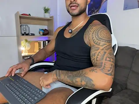 Snapshot of LiamGarcia1 chatting on 07-17-26, 07:30 LiamGarcia1 online show from 07-17-26, 07:30