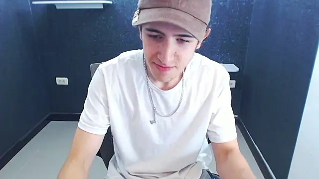 Kerverr  online show from 12-15-25, 01:26