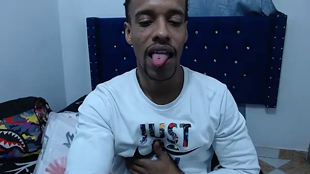 Snapshot of Salomon_koude chatting on 02-06-25, 04:42 Salomon koude online show from 02-06-25, 04:42
