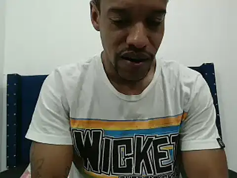 Snapshot of Salomon_koude chatting on 03-05-25, 01:17 Salomon koude online show from 03-05-25, 01:17