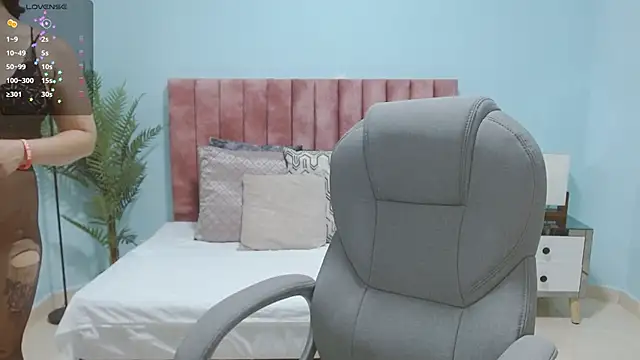 Snapshot of sussy_leon chatting on 12-01-25, 07:30 sussy leon online show from 12-01-25, 07:30