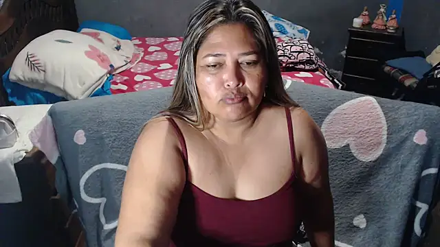 Snapshot of CANDYSWEET51 chatting on 06-10-26, 12:04 CANDYSWEET51 online show from 06-10-26, 12:04
