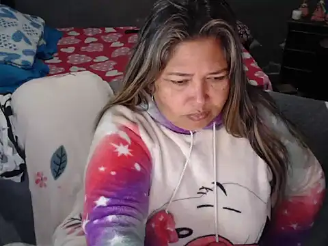 Snapshot of CANDYSWEET51 chatting on 06-12-26, 12:15 CANDYSWEET51 online show from 06-12-26, 12:15