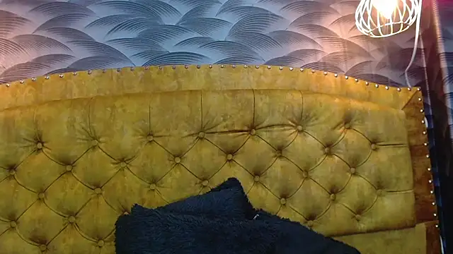 NahomiFireSex online show from 10-21-25, 03:40