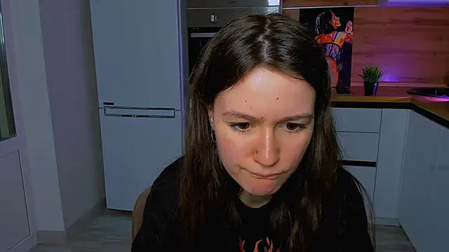 Snapshot of ameli_moon chatting on 02-18-25, 04:37 ameli moon online show from 02-18-25, 04:37