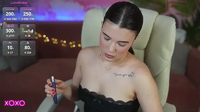 YourLolaBunny online show from 05-16-26, 06:54