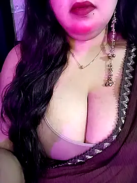 Snapshot of Suhanakhan00 chatting on 05-05-26, 09:17 Suhanakhan00 online show from 05-05-26, 09:17