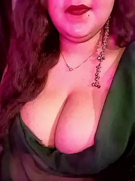 Snapshot of Suhanakhan00 chatting on 05-06-26, 09:47 Suhanakhan00 online show from 05-06-26, 09:47