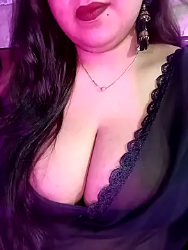 Snapshot of Suhanakhan00 chatting on 05-12-26, 06:49 Suhanakhan00 online show from 05-12-26, 06:49