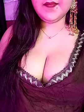 Snapshot of Suhanakhan00 chatting on 05-15-26, 11:17 Suhanakhan00 online show from 05-15-26, 11:17