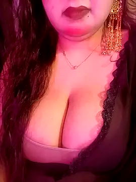 Snapshot of Suhanakhan00 chatting on 05-18-26, 10:54 Suhanakhan00 online show from 05-18-26, 10:54