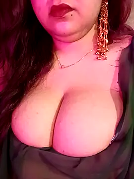 Snapshot of Suhanakhan00 chatting on 05-20-26, 06:47 Suhanakhan00 online show from 05-20-26, 06:47