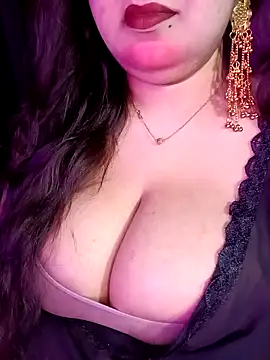 Snapshot of Suhanakhan00 chatting on 05-21-26, 05:53 Suhanakhan00 online show from 05-21-26, 05:53