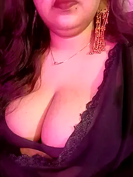 Snapshot of Suhanakhan00 chatting on 05-23-26, 10:52 Suhanakhan00 online show from 05-23-26, 10:52
