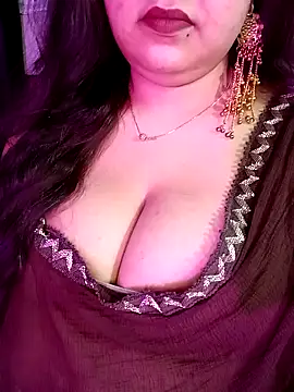Snapshot of Suhanakhan00 chatting on 05-25-26, 07:20 Suhanakhan00 online show from 05-25-26, 07:20