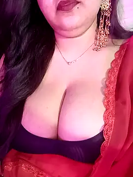 Snapshot of Suhanakhan00 chatting on 05-26-26, 06:26 Suhanakhan00 online show from 05-26-26, 06:26
