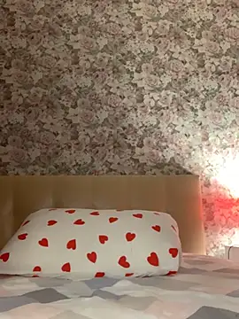 Laura Millf online show from 03-09-25, 05:39