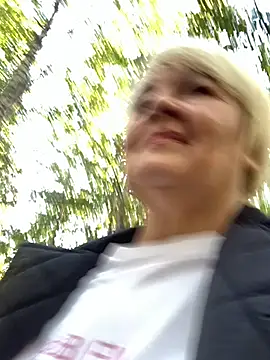 Laura Millf online show from 09-28-25, 11:59