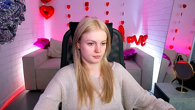 Snapshot of GraceGlamour chatting on 03-11-25, 08:20 GraceGlamour online show from 03-11-25, 08:20