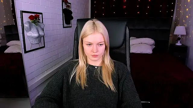 Snapshot of GraceGlamour chatting on 11-02-25, 05:10 GraceGlamour online show from 11-02-25, 05:10