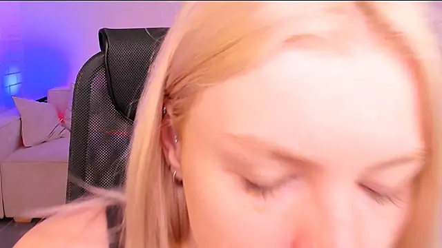 Snapshot of GraceGlamour chatting on 11-04-25, 05:06 GraceGlamour online show from 11-04-25, 05:06