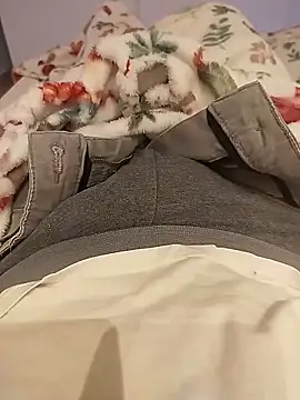 Snapshot of ptrz990 chatting on 10-29-25, 02:19 ptrz990 online show from 10-29-25, 02:19