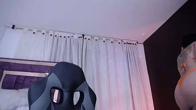 Snapshot of AnabelleGron chatting on 02-04-26, 03:34 AnabelleGron online show from 02-04-26, 03:34