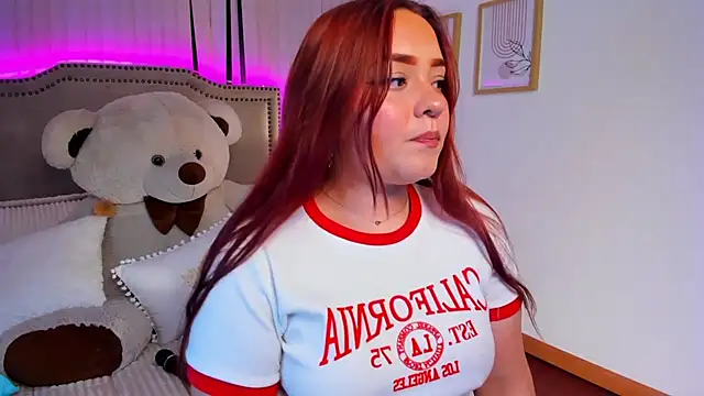 Snapshot of Valentina_Se chatting on 01-31-25, 06:57 Valentina Se online show from 01-31-25, 06:57