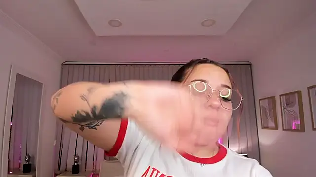 Snapshot of Valentina_Se chatting on 02-22-25, 07:23 Valentina Se online show from 02-22-25, 07:23