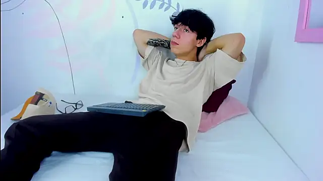 Snapshot of EVAN_XOX chatting on 01-08-25, 09:34 EVAN XOX online show from 01-08-25, 09:34