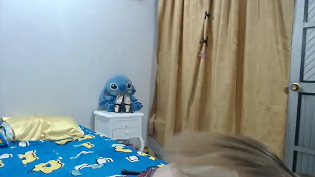 Snapshot of SaraStoneCute chatting on 06-19-26, 06:56 SaraStoneCute online show from 06-19-26, 06:56