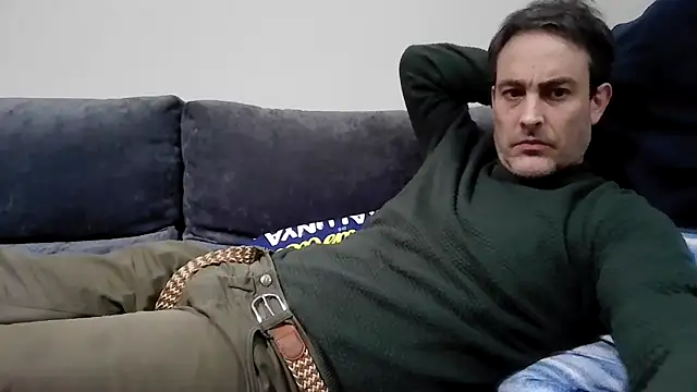 Snapshot of basquehotboy chatting on 12-10-24, 10:47 basquehotboy online show from 12-10-24, 10:47