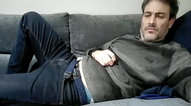 Snapshot of basquehotboy chatting on 12-17-24, 10:43 basquehotboy online show from 12-17-24, 10:43