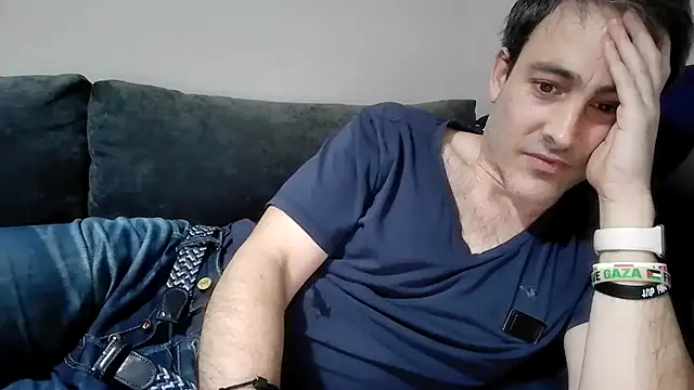 Snapshot of basquehotboy chatting on 01-07-25, 09:46 basquehotboy online show from 01-07-25, 09:46