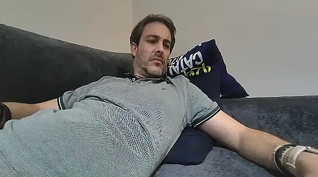 Snapshot of basquehotboy chatting on 01-13-25, 11:27 basquehotboy online show from 01-13-25, 11:27