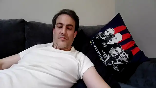 Snapshot of basquehotboy chatting on 01-18-25, 12:46 basquehotboy online show from 01-18-25, 12:46