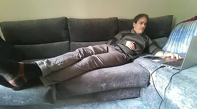 Snapshot of basquehotboy chatting on 01-25-25, 02:14 basquehotboy online show from 01-25-25, 02:14